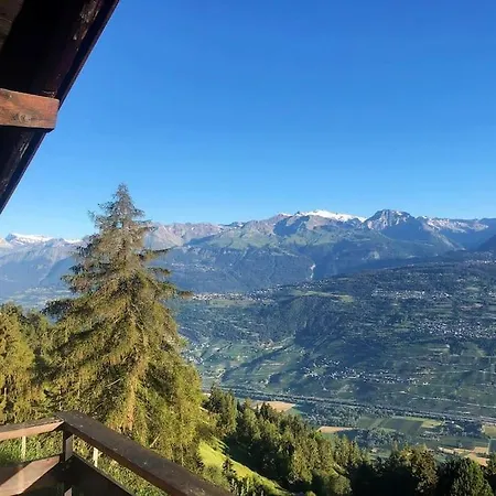 Chalet Avec Vue Imprenable Et Au Calme Chalais